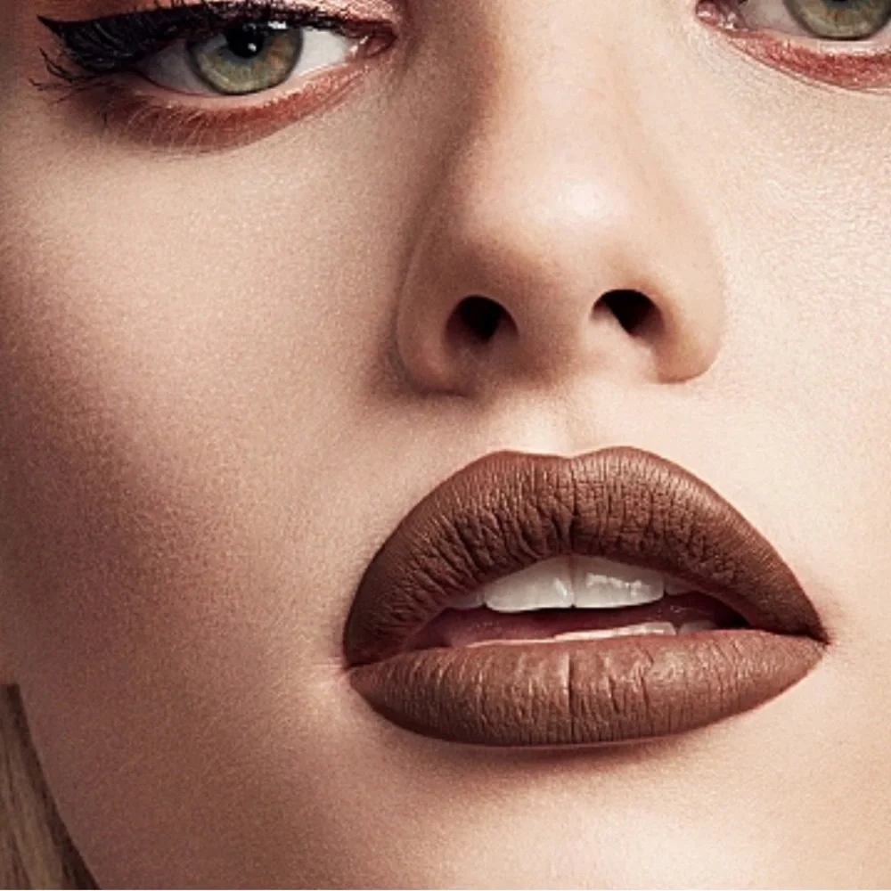 ♣️🌷Fenty Unveil Stunna Lip Paint